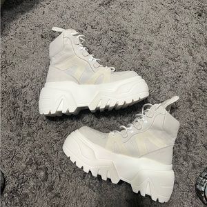 Darker Wavs Platform Sneakers/Platform boots